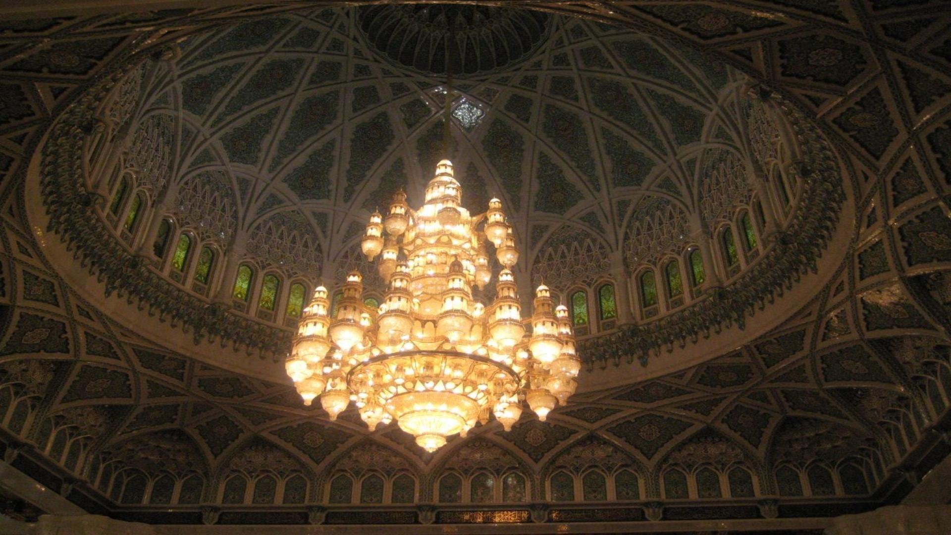 https://d3r8gwkgo0io6y.cloudfront.net/upload/grand mosque 4.jpg